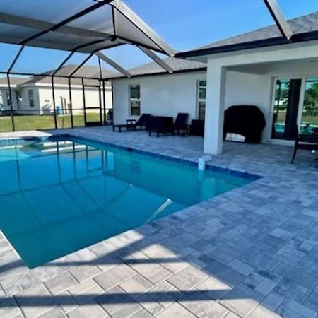 New With Heated Saltwater Pool! Ideal For 2 Families! Villa Cape Coral Eksteriør billede