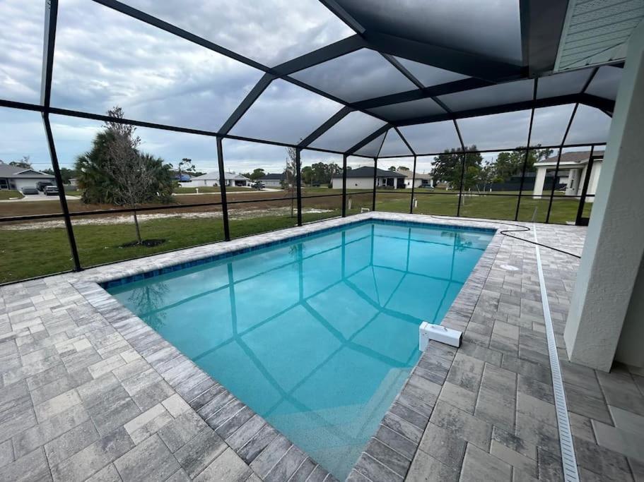 New With Heated Saltwater Pool! Ideal For 2 Families! Villa Cape Coral Eksteriør billede