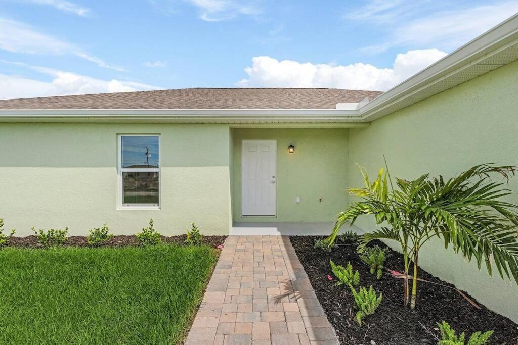 New With Heated Saltwater Pool! Ideal For 2 Families! Villa Cape Coral Eksteriør billede